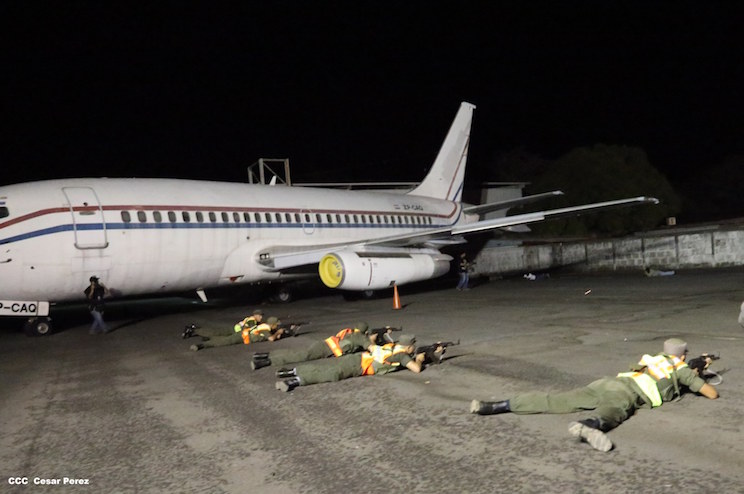 Realizan simulacro de interferencia il&iacute;cita en el Aeropuerto Augusto C. Sandino